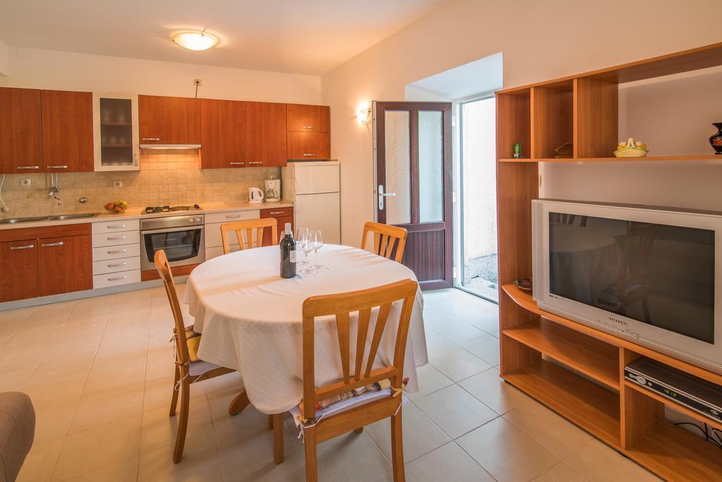 Apartment Ana 1 Malinska Ngoại thất bức ảnh